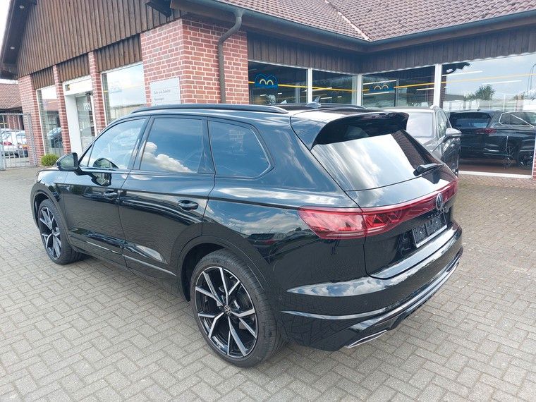 Volkswagen Touareg 3.0 TDI 4M R-Line AHK*Standhzg*Pano*360°