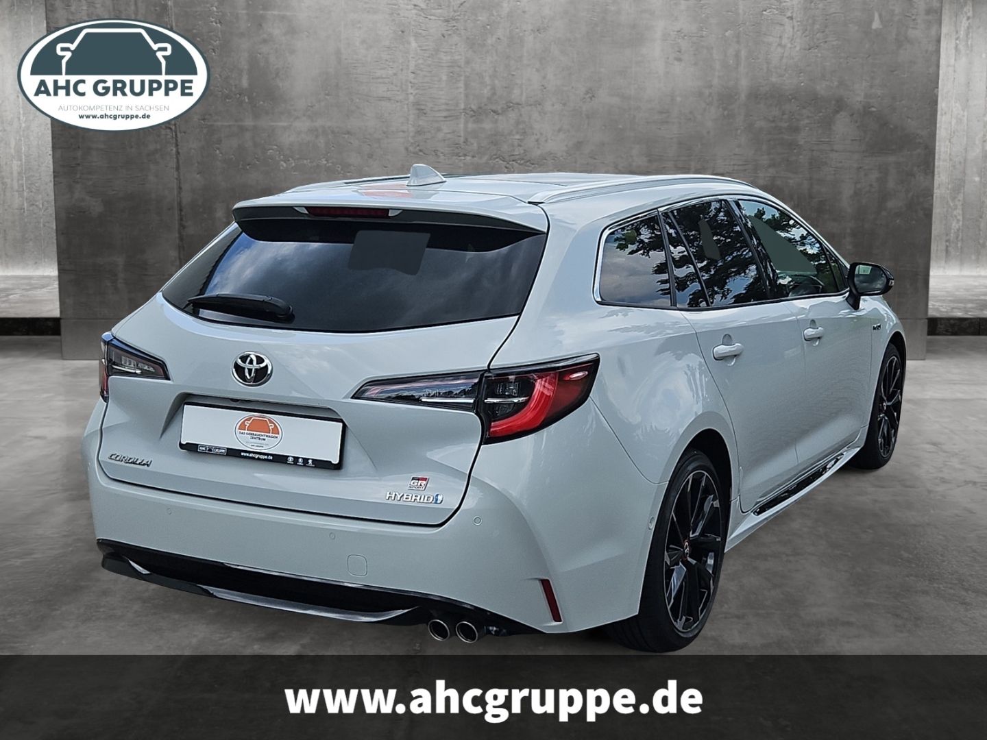 Toyota Corolla Touring Sports 2.0 Hybrid - Samsaru's Car Outlet