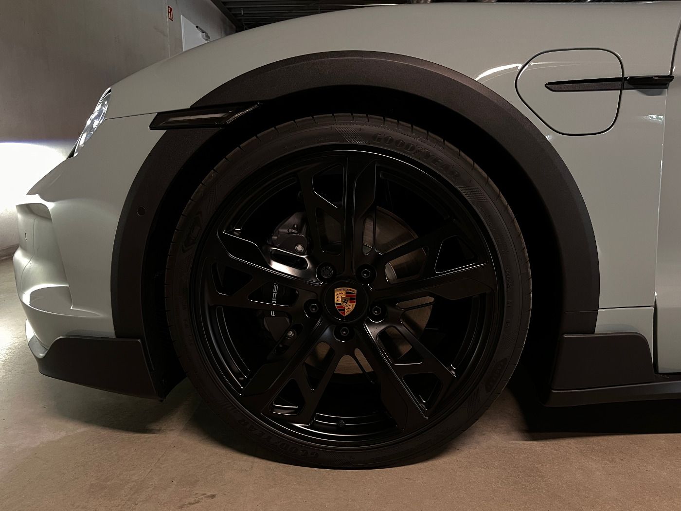 Porsche Taycan 4 Cross Turismo | InnoDrive |