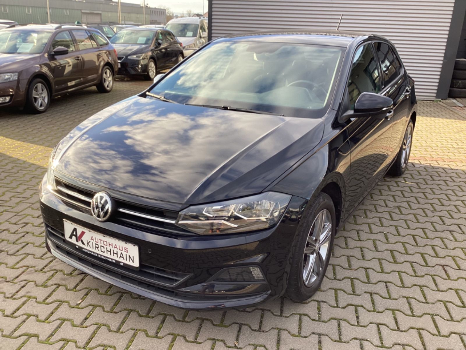 Volkswagen Polo VI United - Samsaru's Car Outlet
