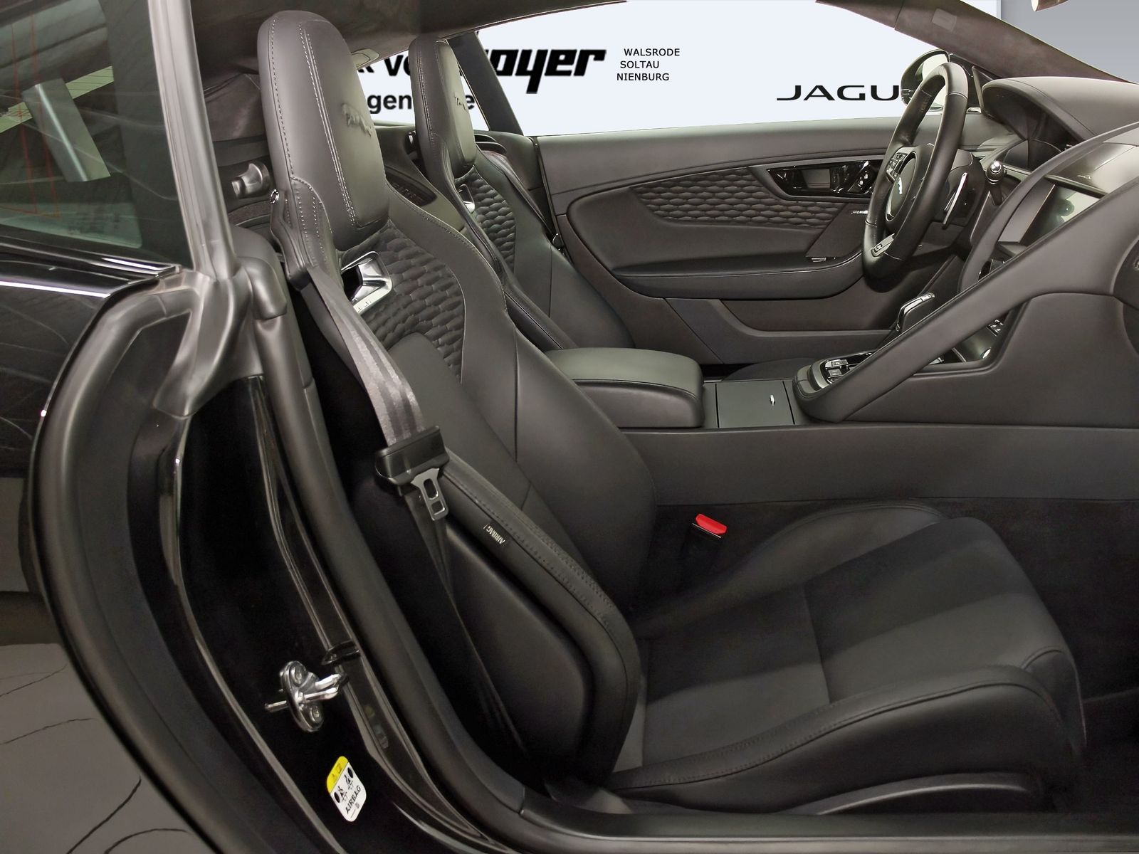 Jaguar F-Type Coupe P575 AWD Aut. R75 DAB LED RFK PDC