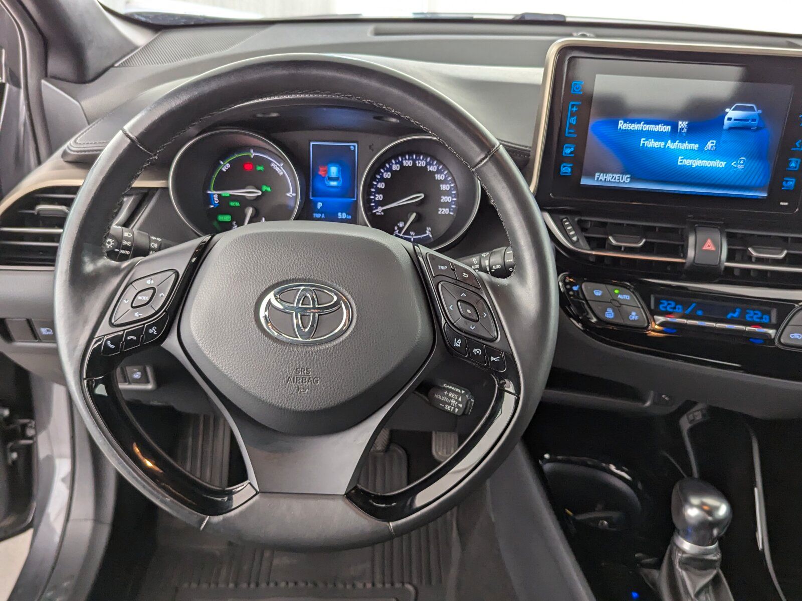 Toyota C-HR 1.8 Hybrid Team - Samsaru's Car Outlet