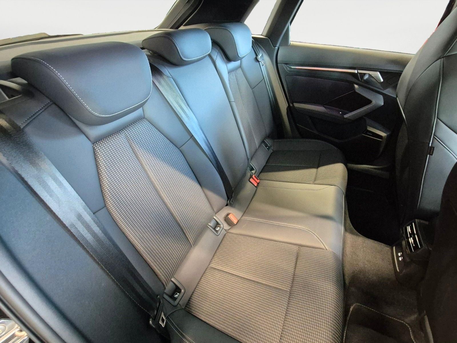 Audi A3 SPORTBACK 35 TDI S-LINE - Samsaru's Car Outlet