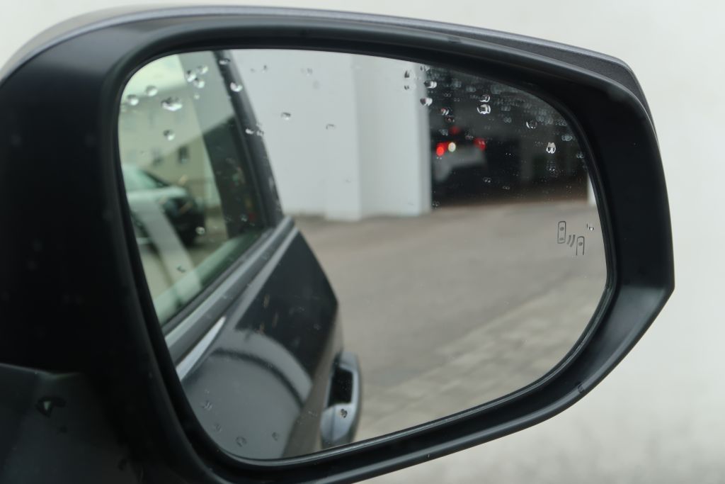 Toyota RAV 4 2.5 4x2 Hybrid - Samsaru's Car Outlet