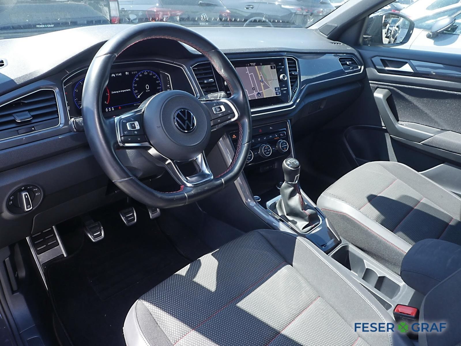 Volkswagen T-Roc Sport R-Line 1.5 TSI - Samsaru's Car Outlet