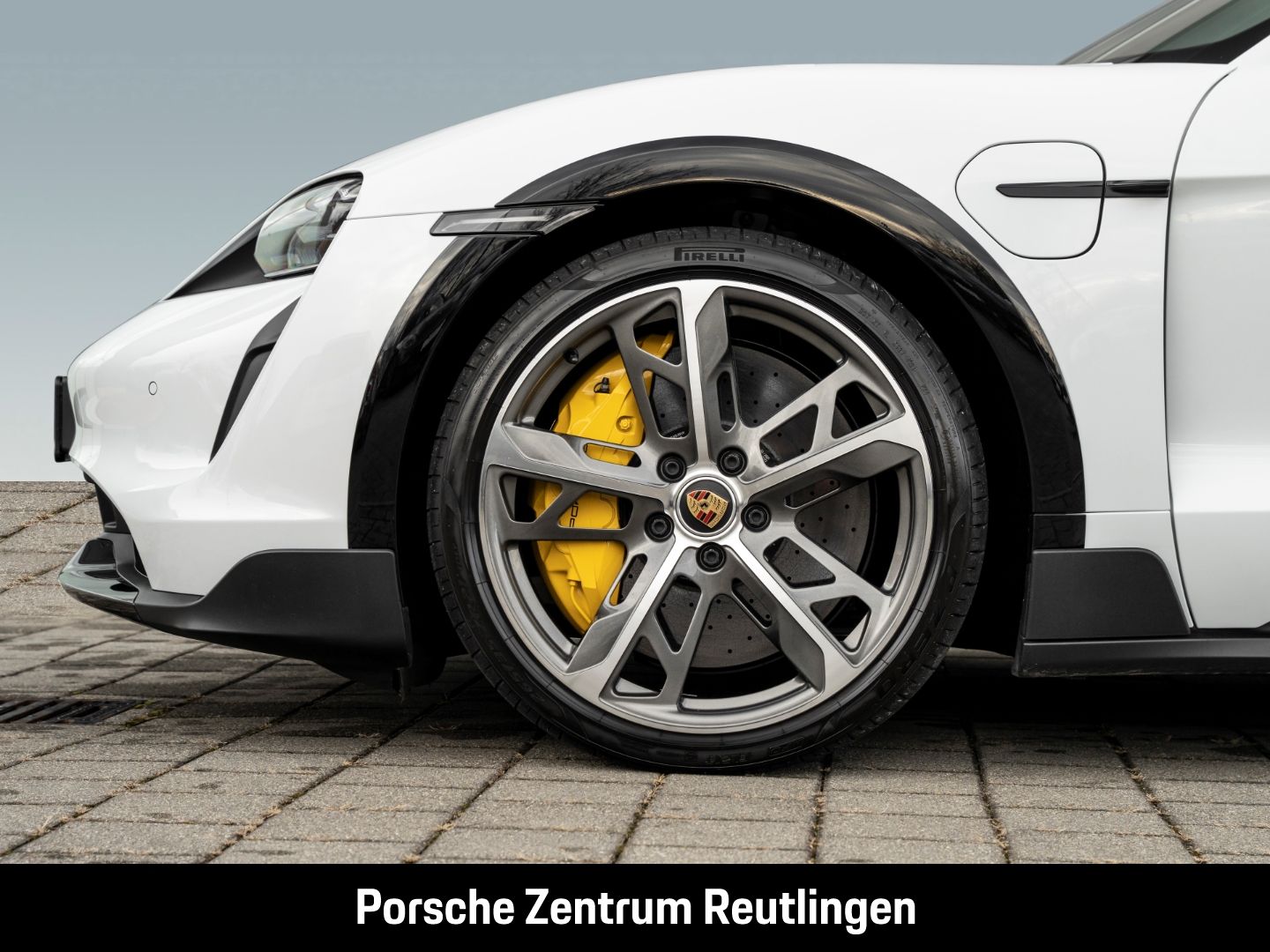 Porsche Taycan Turbo S Cross Turismo InnoDrive Head-Up