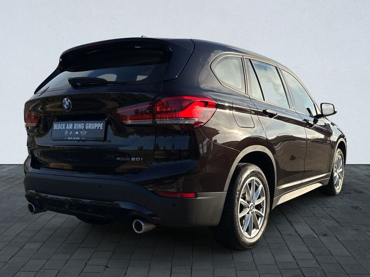 BMW X1 xDr20i Advant - Samsaru's Car Outlet
