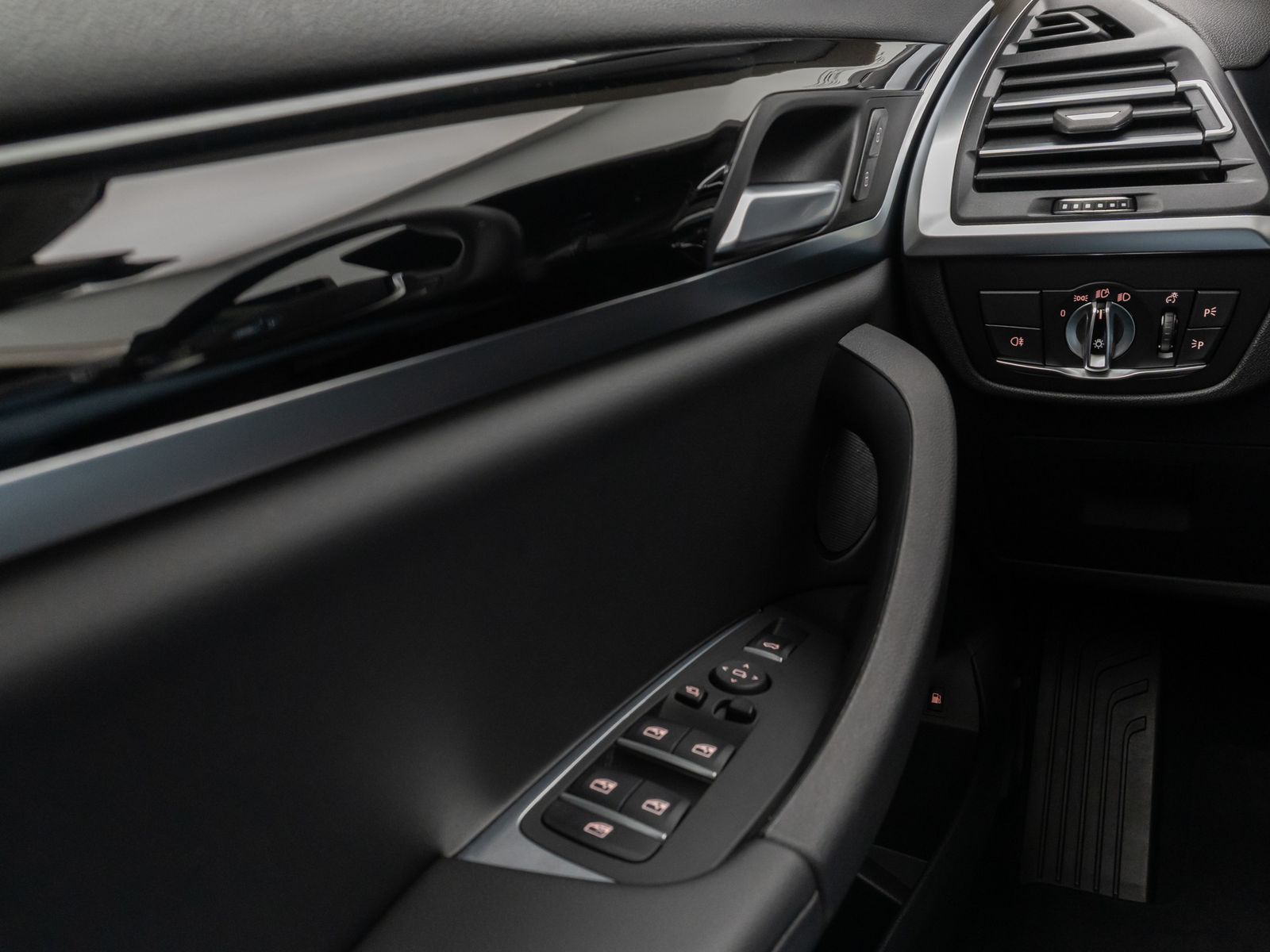 BMW X3 xD30e Sport - Samsaru's Car Outlet