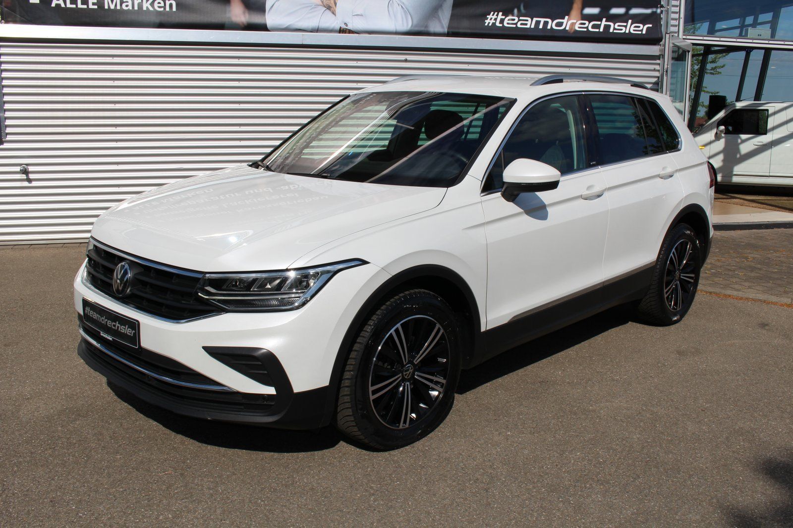 Volkswagen Tiguan 1.5 TSI DSG Move - Samsaru's Car Outlet