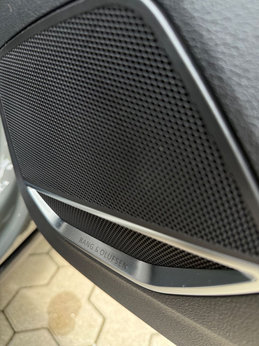 Audi Q3 40 TFSI S line - Samsaru's Car Outlet