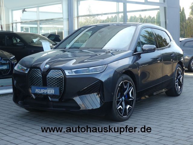 BMW iX xDrive50 Sportpak.AHK°LASER°PANO°22"-Sitzbel.