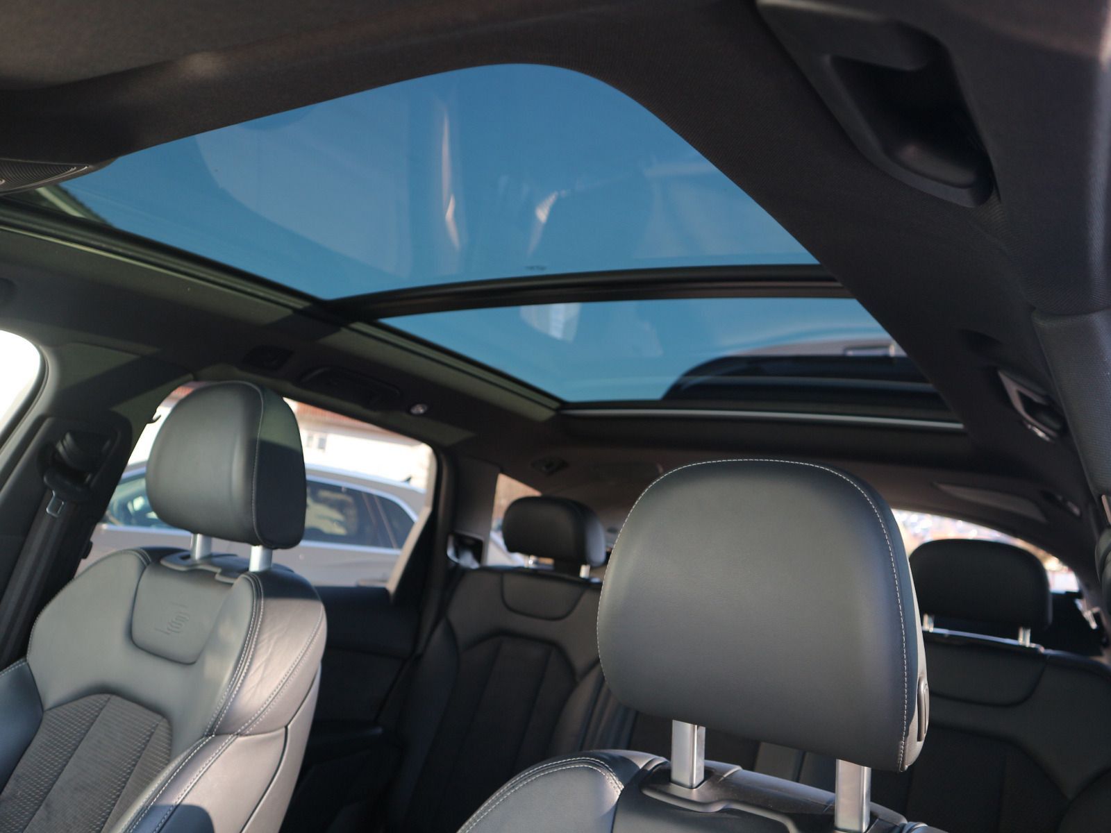 Audi Q7 S line 55 TFSI quattro 7-SITZER*AHK*PANO*STHZ