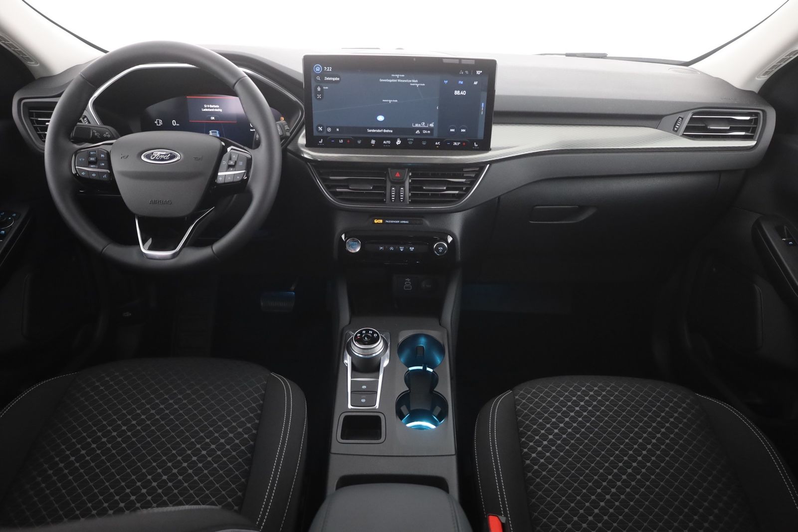 Ford Kuga 1.5 EB Titanium Aut. - Samsaru's Car Outlet