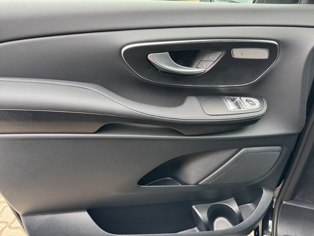 Mercedes-Benz V 300 d Avantgarde - Samsaru's Car Outlet