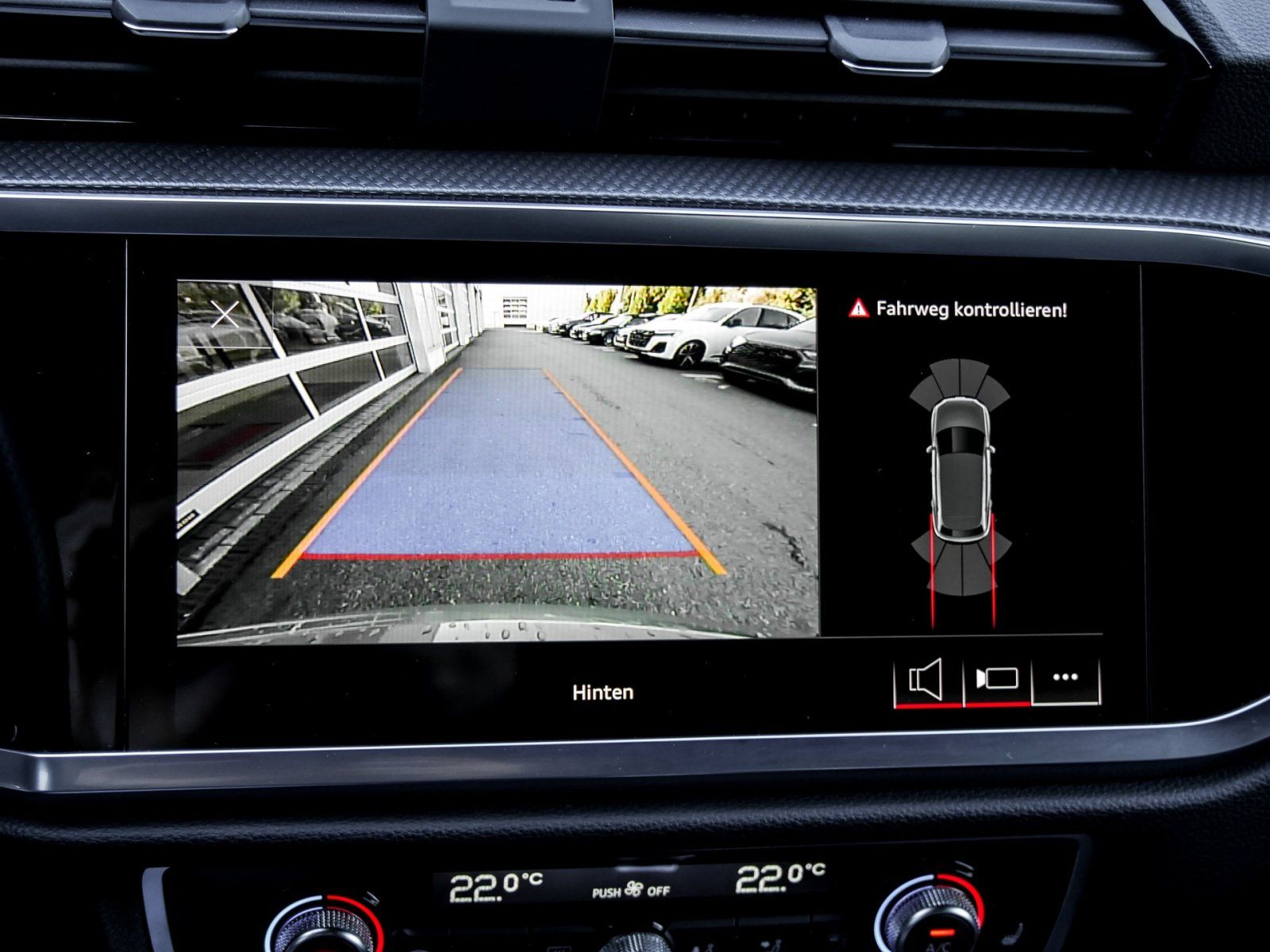 Audi Q3 35 S LINE BLACKPAK AHK CAM ACC ALU19 eKLAPPE