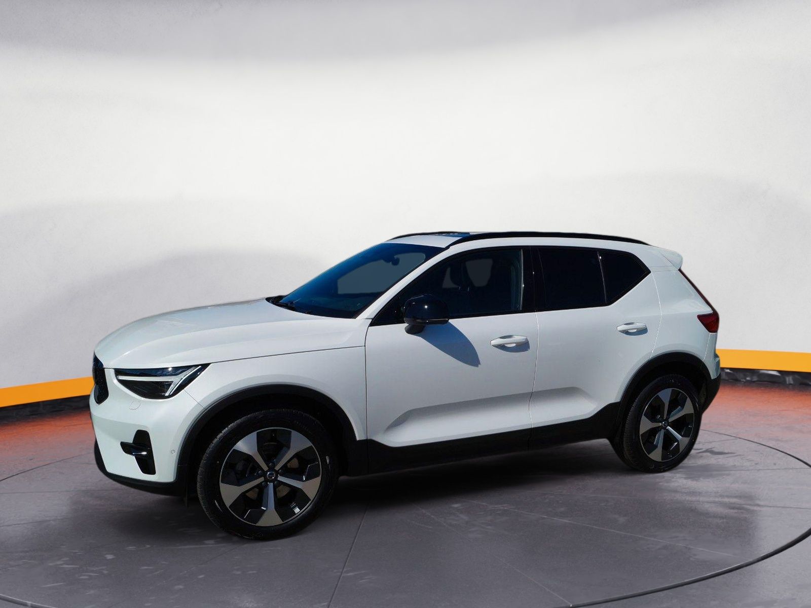Volvo XC40 B4 Benzin 2WD Ultra Dark - Samsaru's Car Outlet