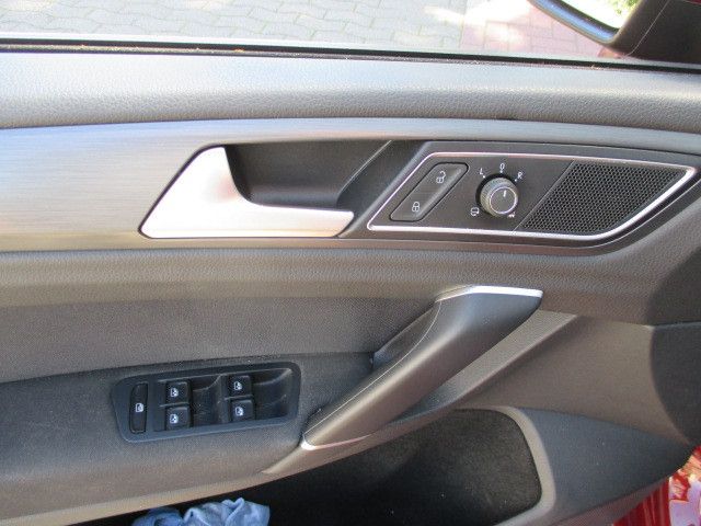 Volkswagen Golf Sportsvan VII Comfortline - Samsaru's Car Outlet