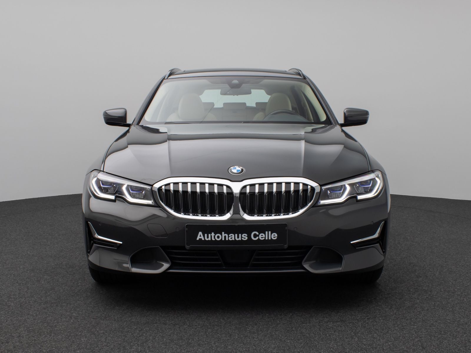 BMW 320d xD Luxury Line - Samsaru's Car Outlet