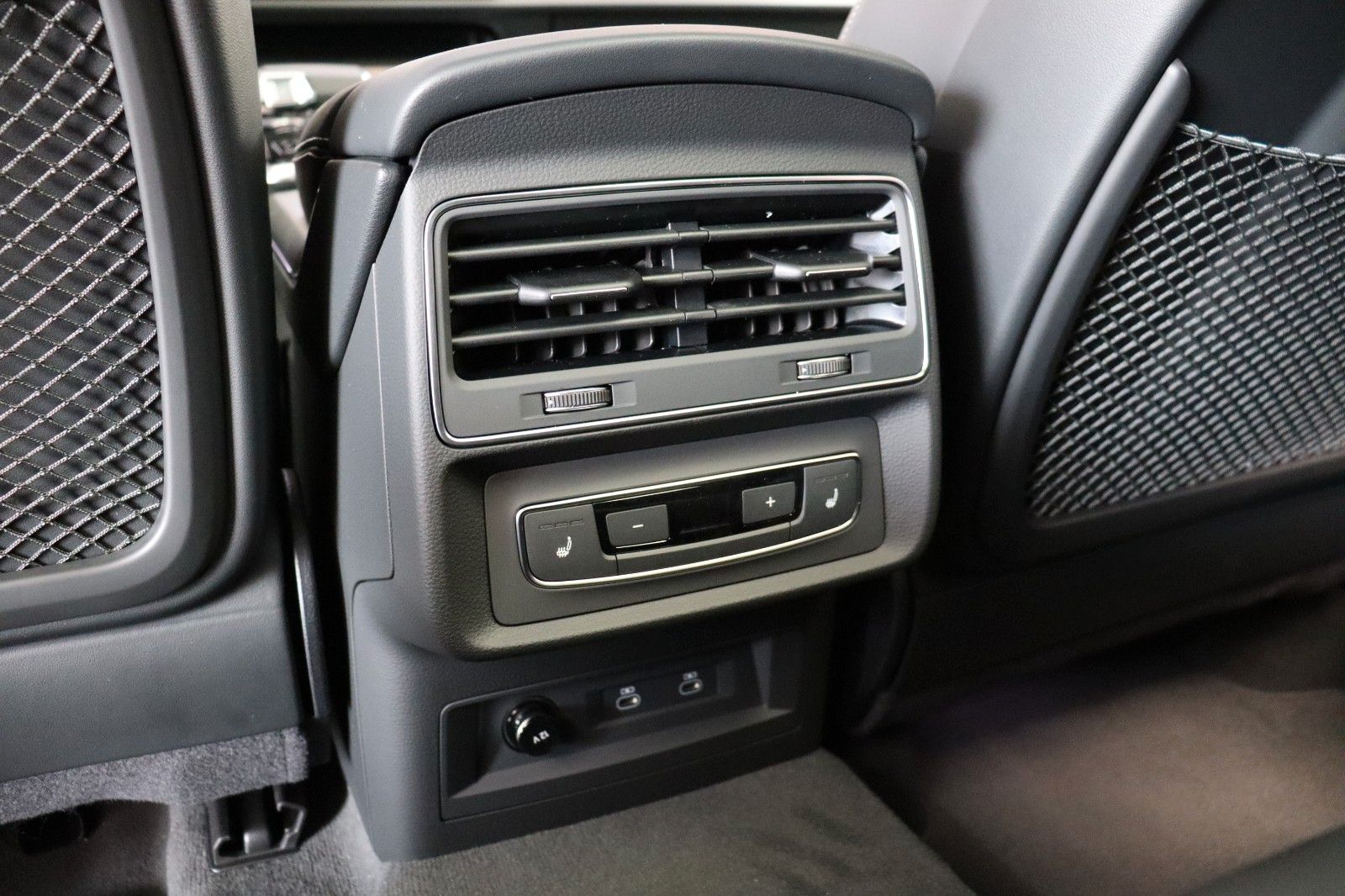 Audi Q7 S line 60 TFSI e quattro PHEV AHK Panoram 5JG