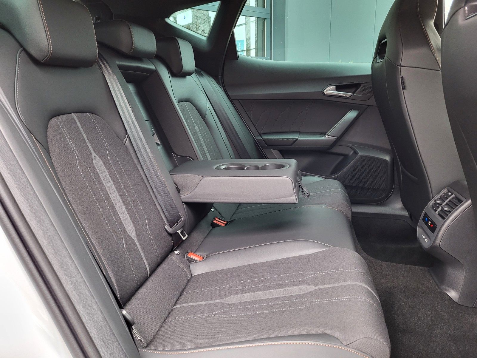 Cupra Formentor VZ 1.4 DSG e-Hybrid - Samsaru's Car Outlet