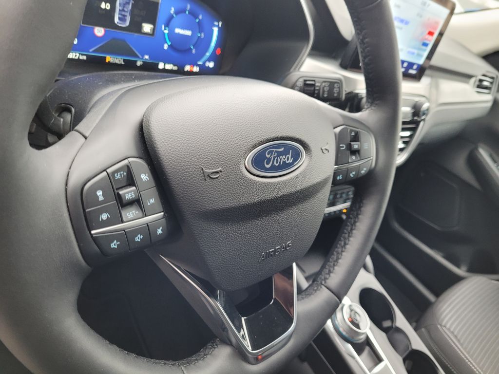 Ford Kuga 2.0 EcoBlue Aut. TITANIUM - Samsaru's Car Outlet