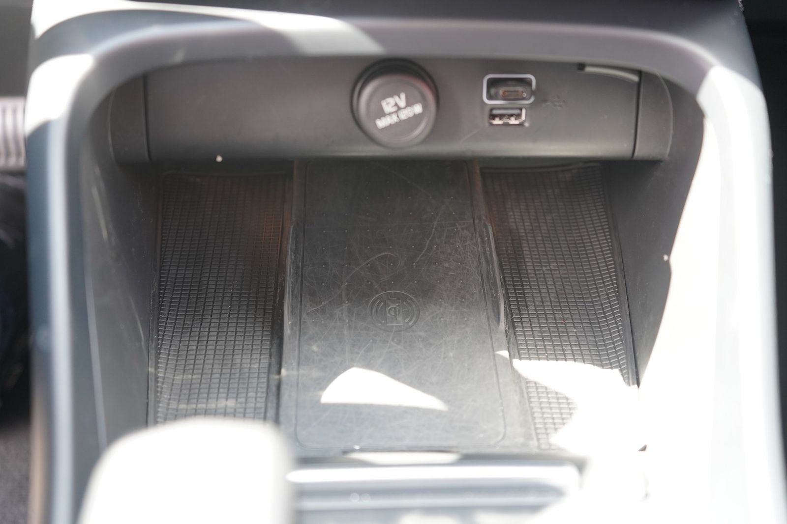 Volvo XC 40 T3 2WD Momentum Pro - Samsaru's Car Outlet