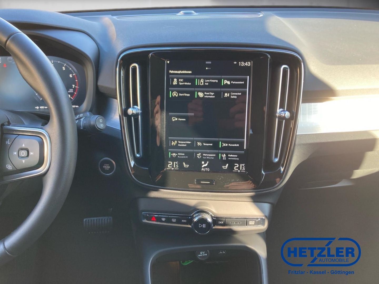 Volvo XC40 T3 Momentum Pro 2WD AHK Navi Soundsystem LE