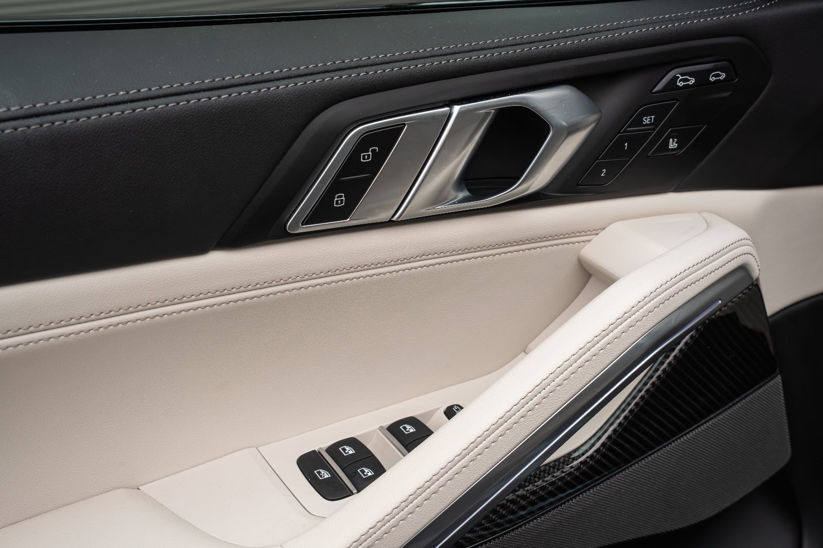 BMW X6 40d M SPORT PRO.LUFTFEDER.SOFTCL.PANO.AHK.22"