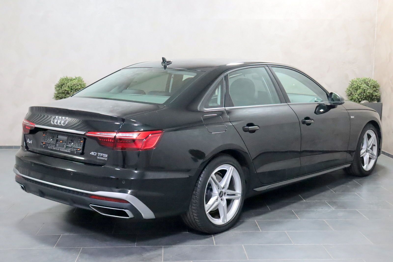Audi A4 Lim. 40 TFSI Quattro S Line - Samsaru's Car Outlet