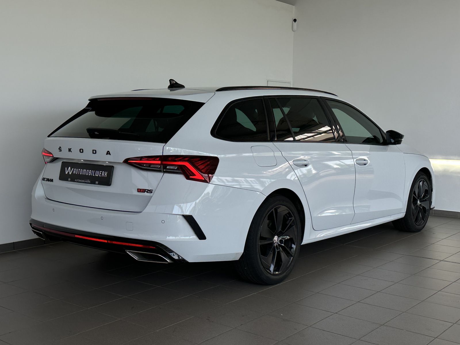 Skoda Octavia Combi RS - Samsaru's Car Outlet