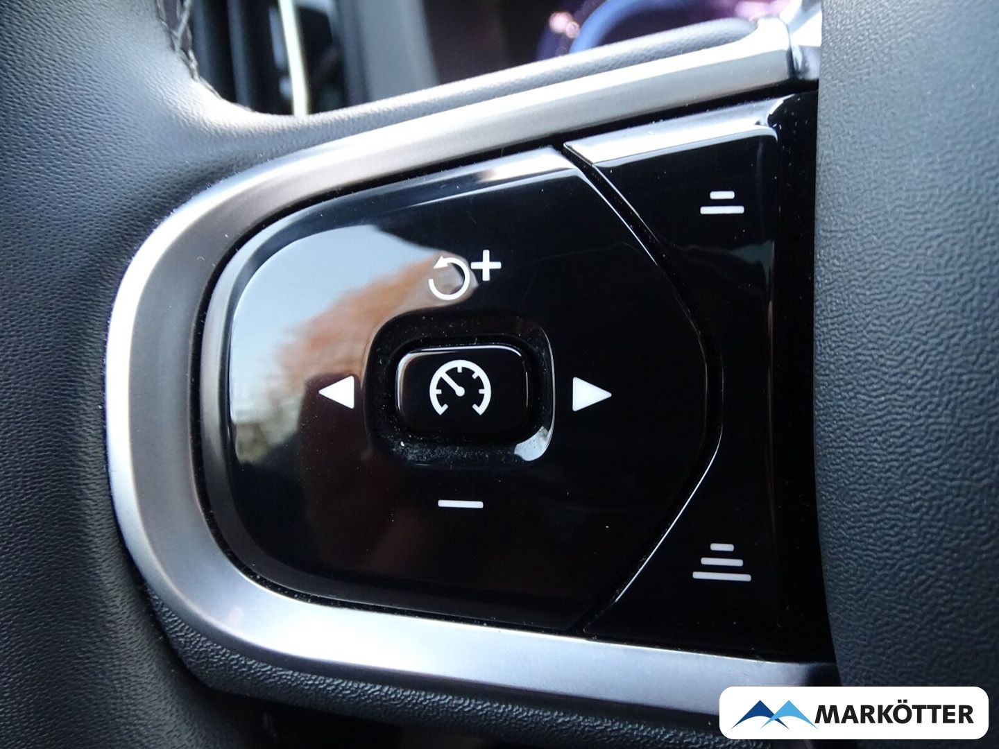 Volvo XC60 R Design AWD ACC/AHK/RFK/STHZ/LEDER