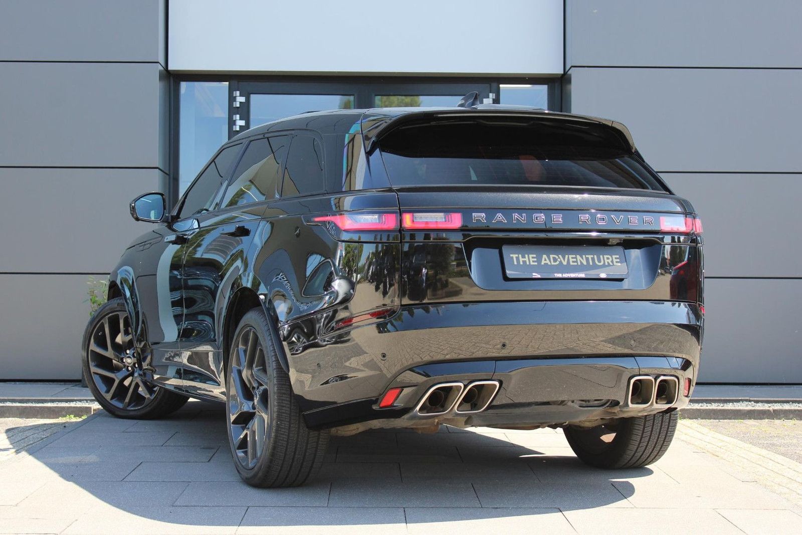 Range Rover Velar 5.0 V8 SVAutobiography Dynamic - Samsaru's Car Outlet
