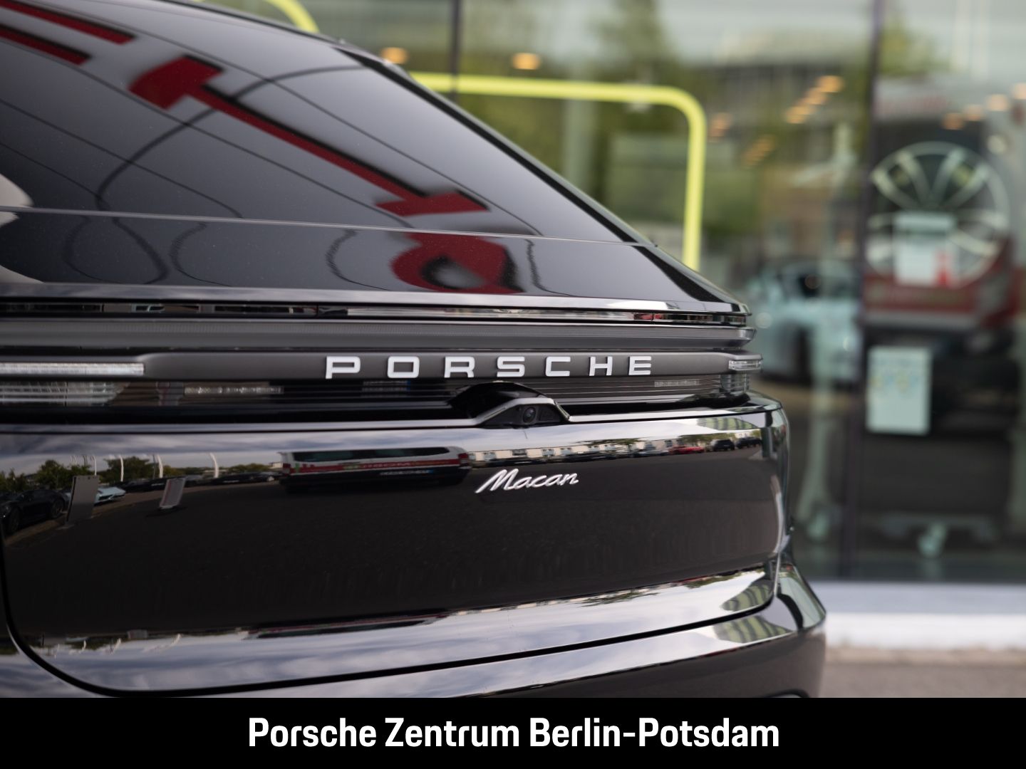 Porsche Macan - Samsaru's Car Outlet