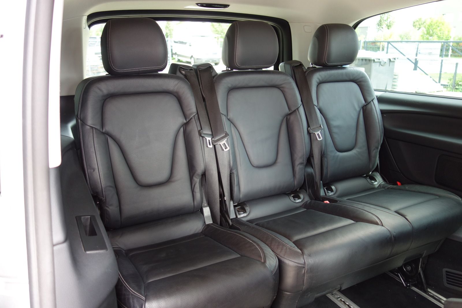 Mercedes-Benz V 300 d 4Mat Lang LED/MBUX/LEDER/eHECKTÜR/2xsTÜR