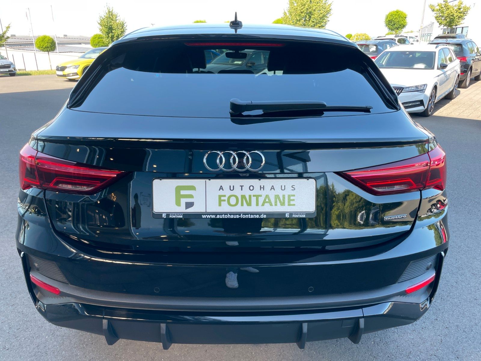 Audi Q3 Sportback 2,0TFSI quattro Sline Black - Samsaru's Car Outlet