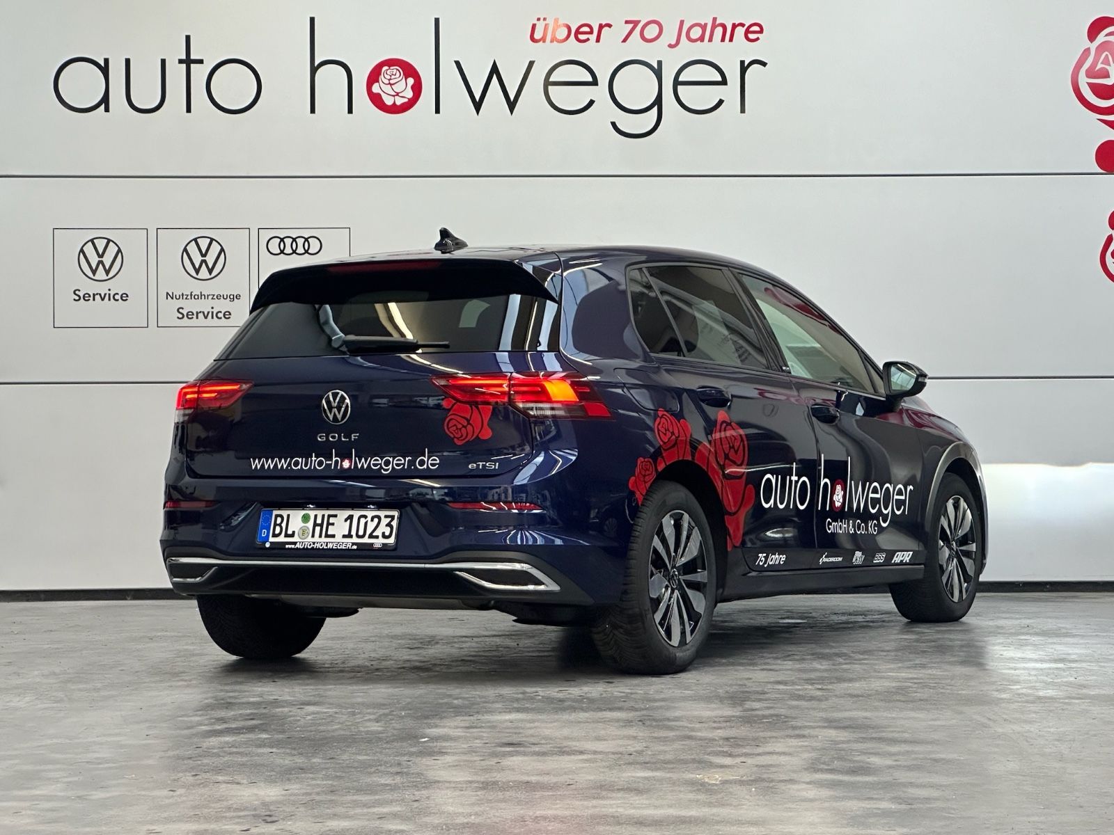 Volkswagen Golf VIII 1.5 eTSI MOVE - Samsaru's Car Outlet