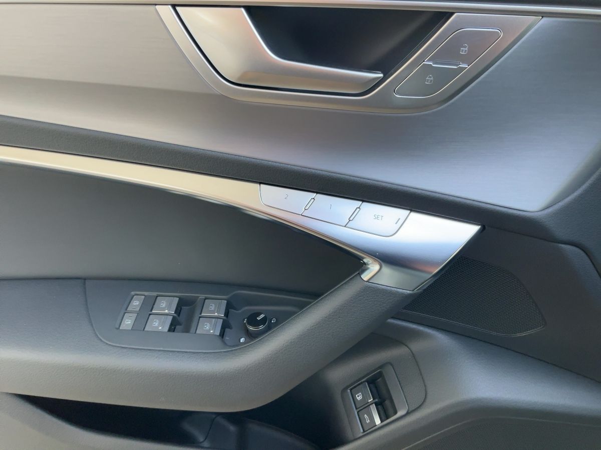 Audi A6 Avant 55 TFSI e QU S-LINE MATRIX+NAVI+HuD+AHK