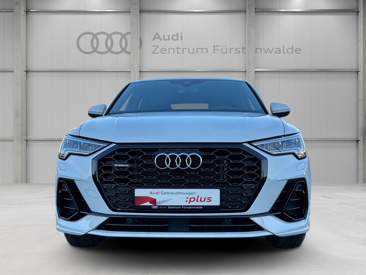 Audi Q3 Sportback 45 TFSI quattro S line - Samsaru's Car Outlet