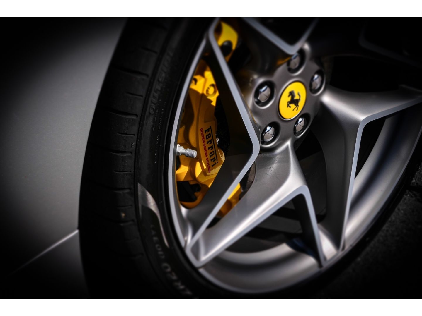 Ferrari F8 Tributo - Samsaru's Car Outlet