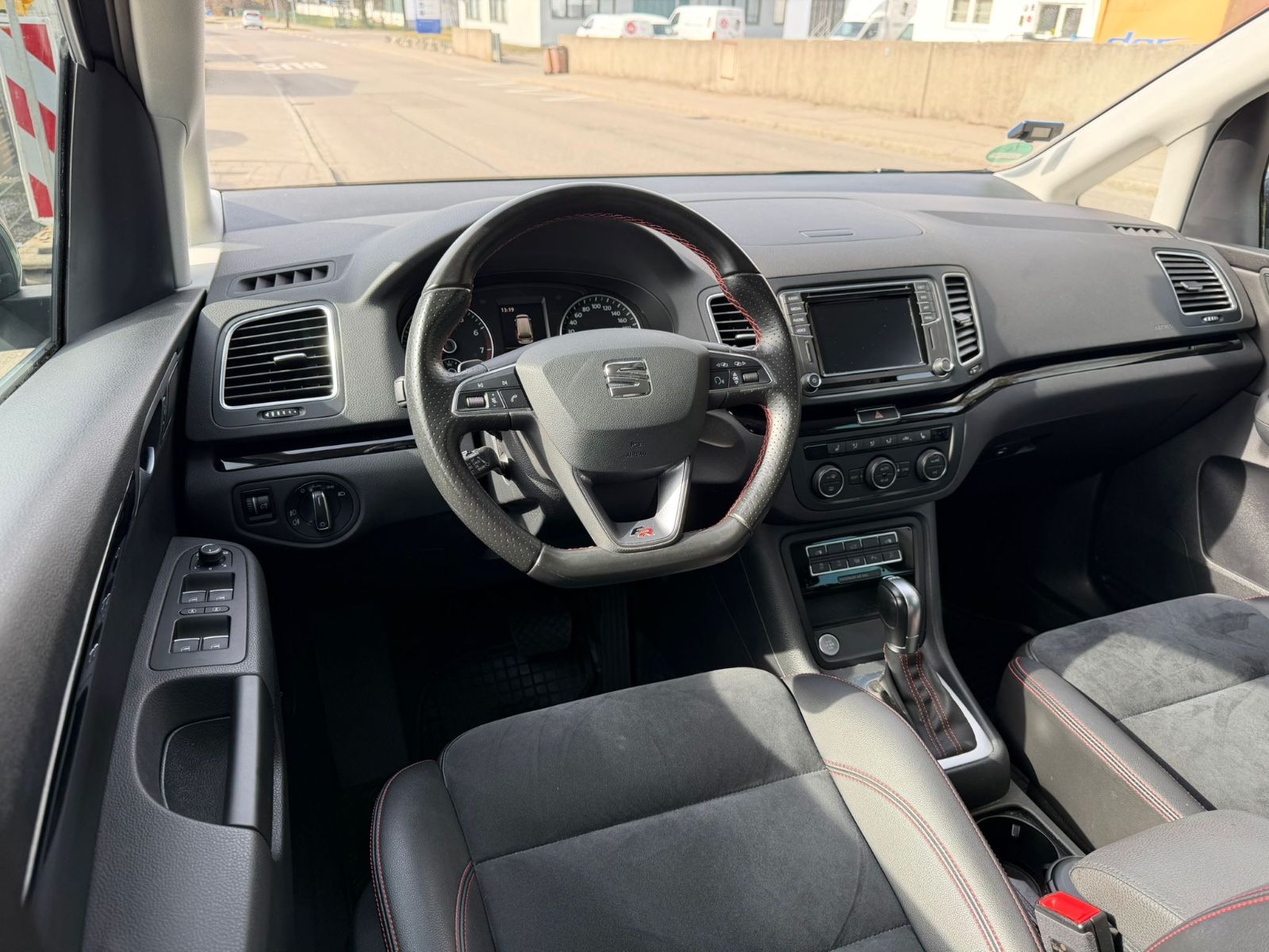 Seat Alhambra FR-Line NAVI/ACC/Bi-XENON/1.Hd