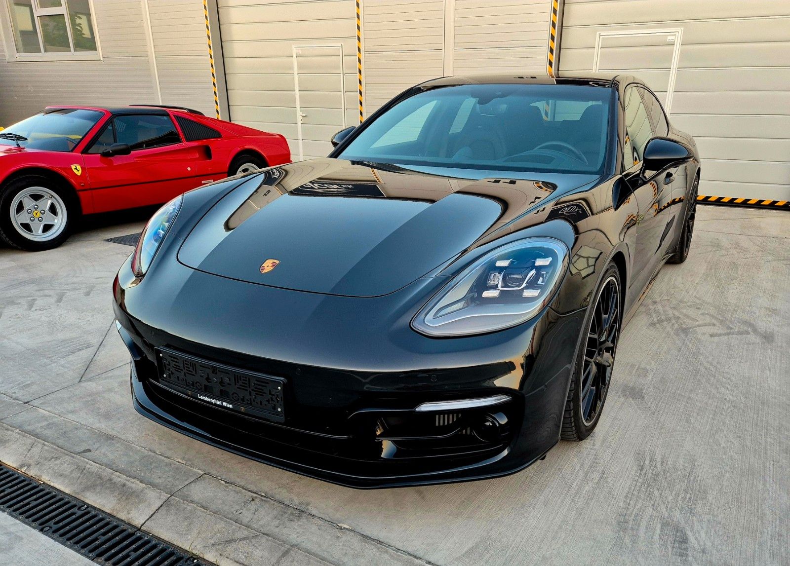 Porsche Panamera 4 E-Hybrid Platinum Edition
