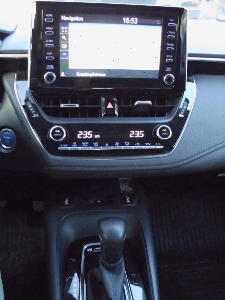 Toyota Corolla  Hybrid Team D