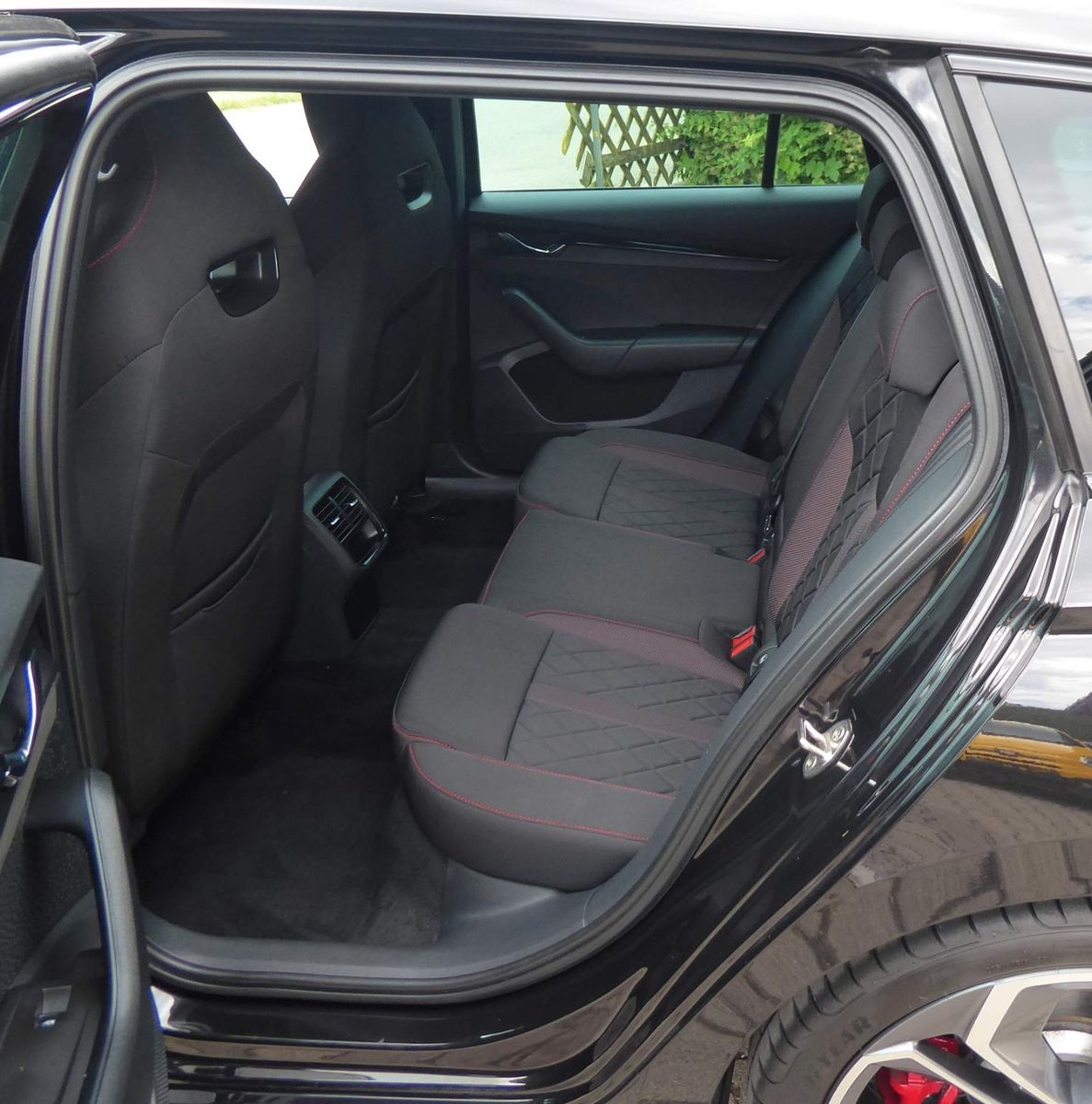 Skoda Octavia Combi RS - Samsaru's Car Outlet