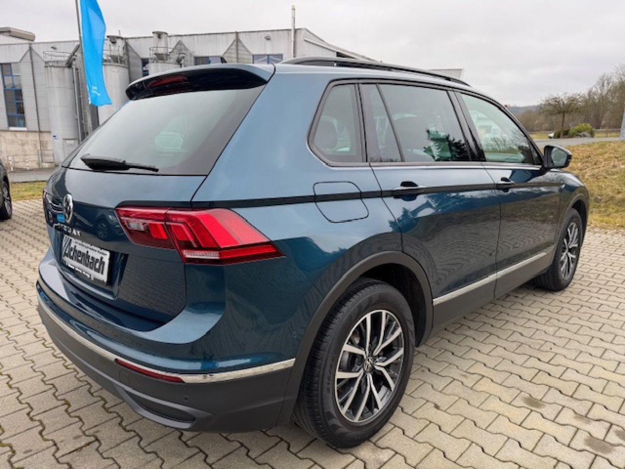 Volkswagen Tiguan Life 1.5 TSI - Samsaru's Car Outlet