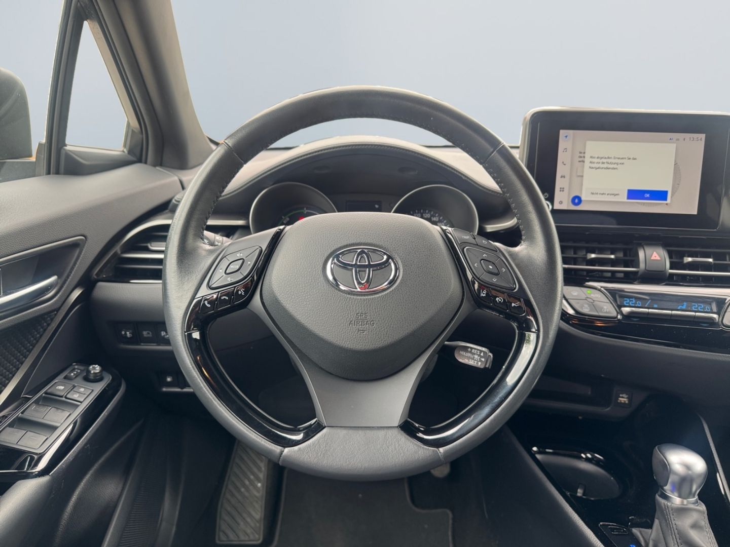 Toyota C-HR 2.0 Hybrid Team - Samsaru's Car Outlet