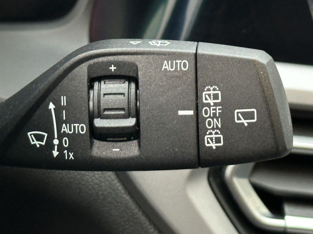 BMW 330 e Touring Aut. Advantage - Samsaru's Car Outlet