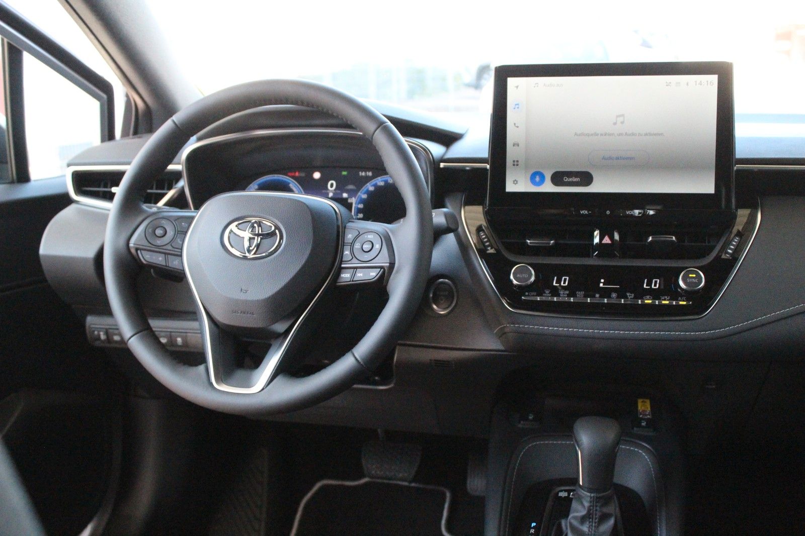 Toyota Corolla Touring Sports 1.8 Hybrid - Samsaru's Car Outlet