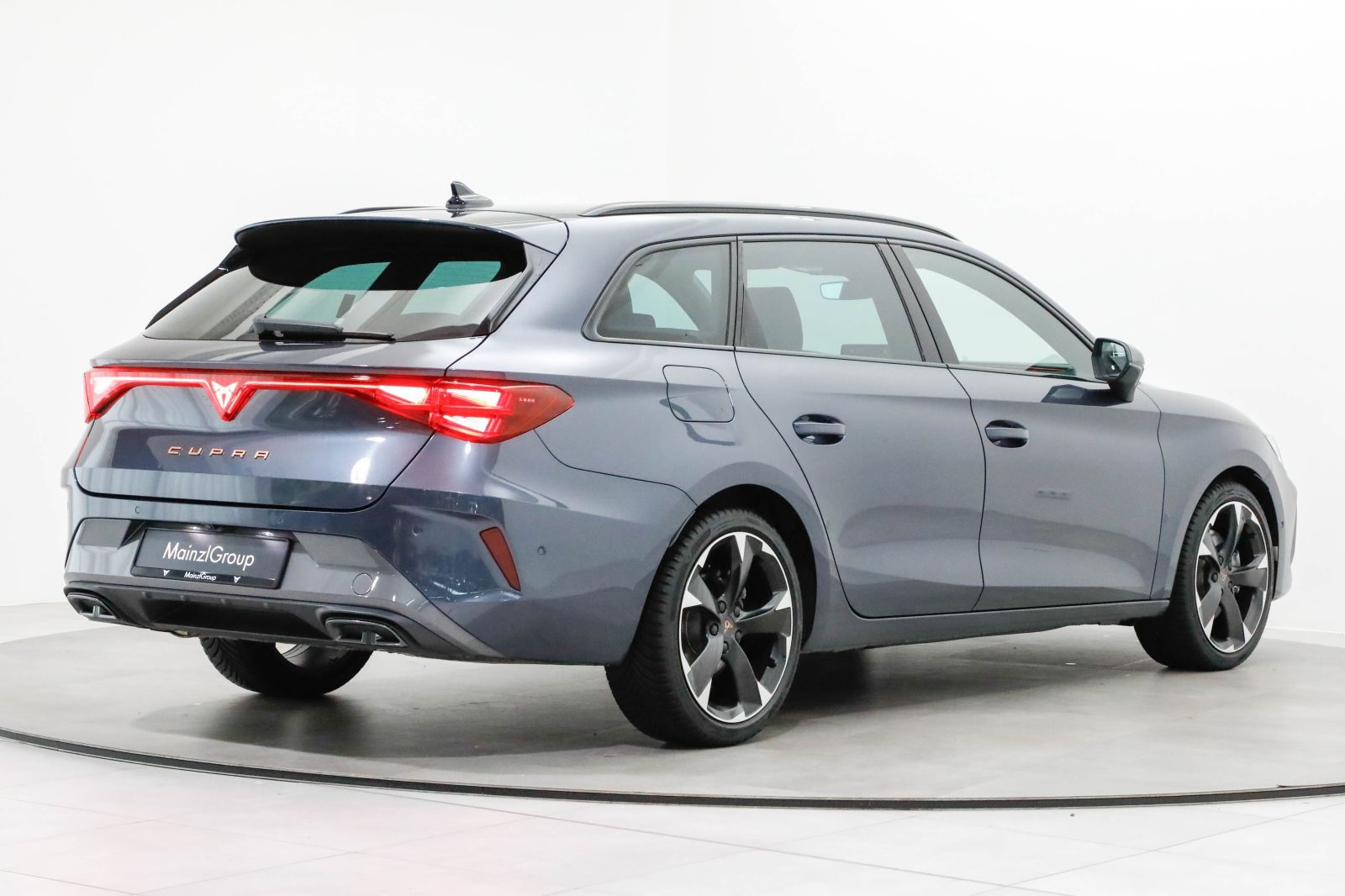 Seat Leon ST 2.0 TDI DSG AHK Kamera Navi ACC Keyless