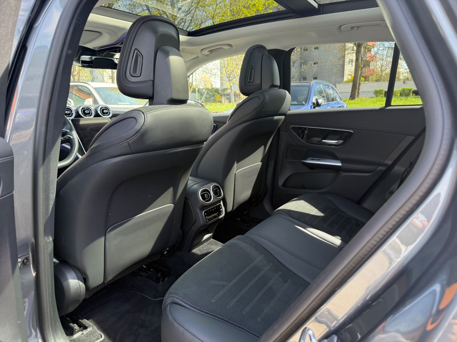 Mercedes-Benz GLC 220d 4M*AMG*PANO*HEADUP*MEMORY*DIGITAL-L*KEY