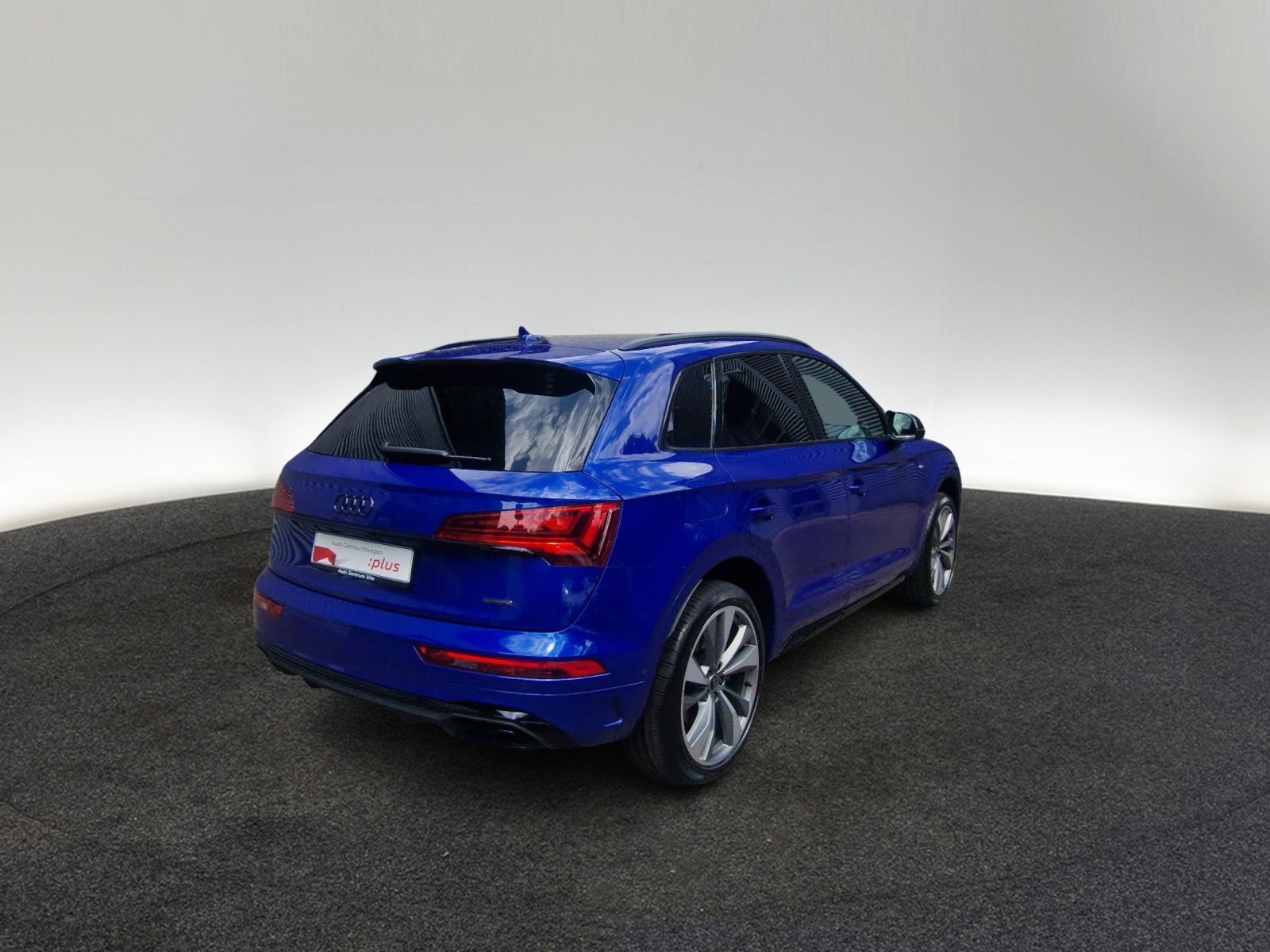 Audi Q5 S-Line Black 55 TFSI e qu 21 AHK PANO 5J.GAR.